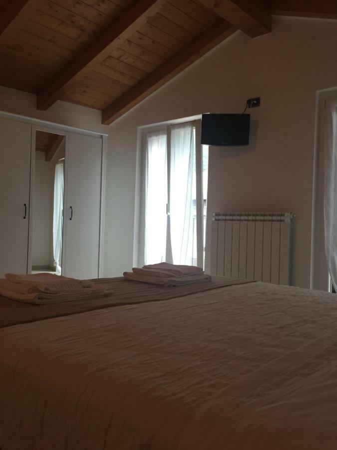 Casa Stefania Apartment Mandello del Lario Luaran gambar