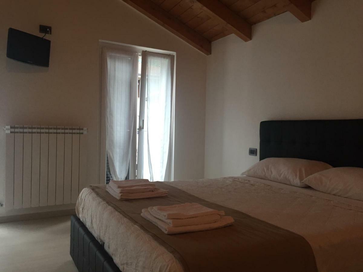 Casa Stefania Apartment Mandello del Lario Luaran gambar