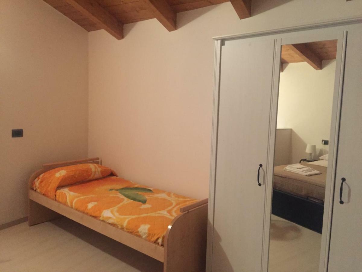 Casa Stefania Apartment Mandello del Lario Luaran gambar